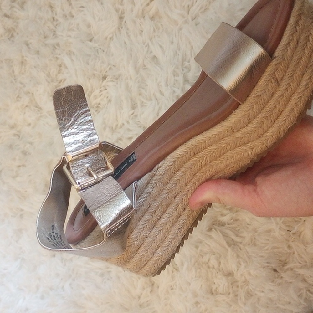 Steve Madden platform sandals - Picture 2 of 4